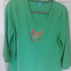 GREEN COTTOM SHIRT WITH DETAIL ON FRONT.